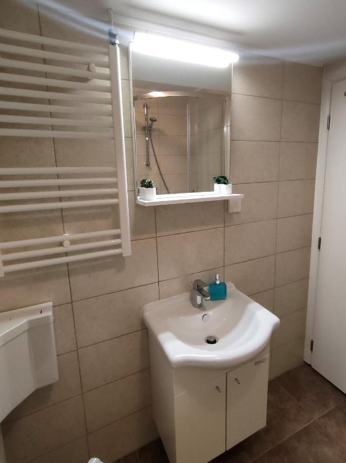 Comfort Rooms Remiza - Free Private Parking - Self Check-In Zagreb Exterior foto