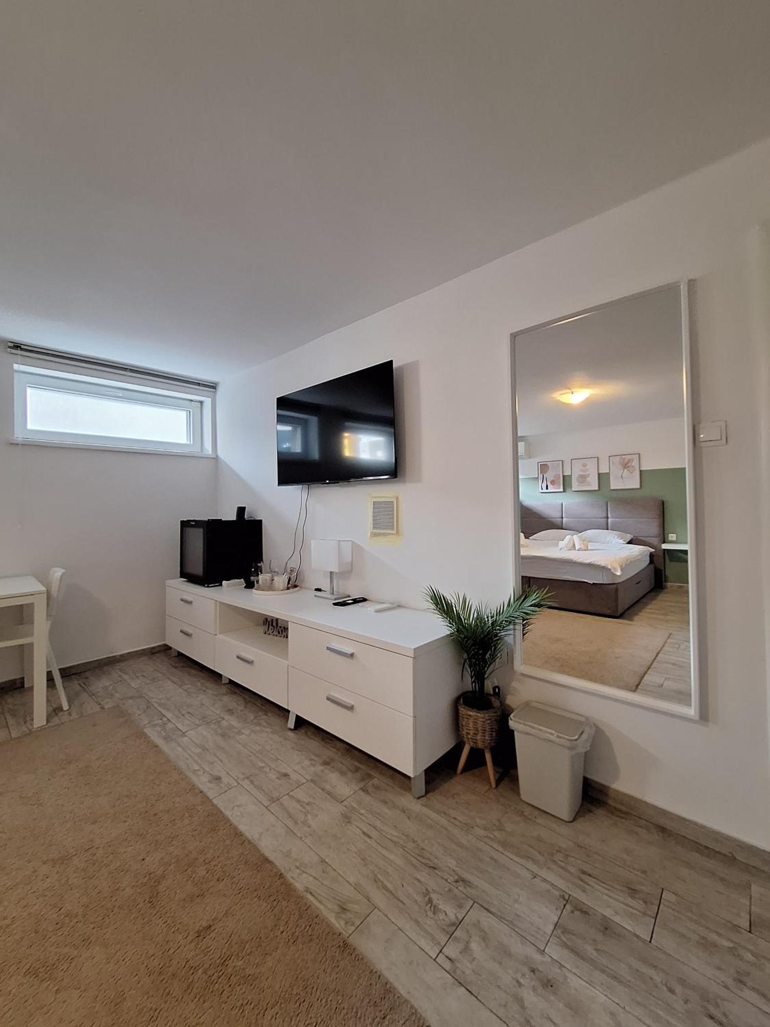 Comfort Rooms Remiza - Free Private Parking - Self Check-In Zagreb Exterior foto